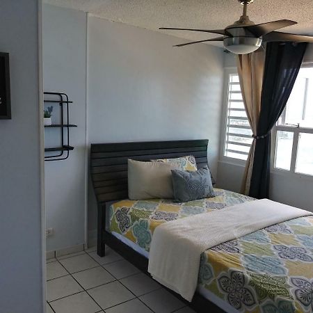 Breezy Beachfront Property With View Of Paradise Luquillo Exterior foto