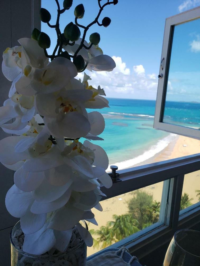 Breezy Beachfront Property With View Of Paradise Luquillo Exterior foto